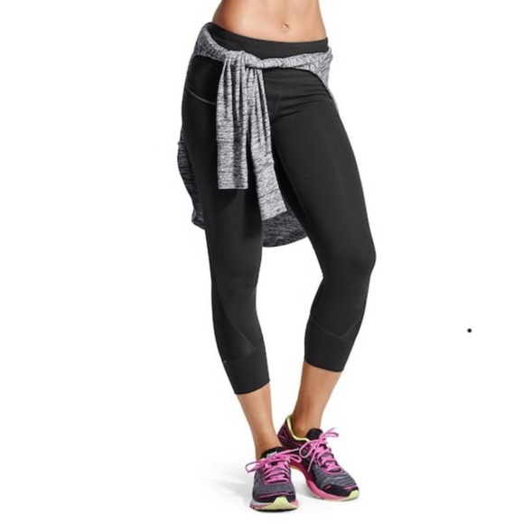 Athleta Pants - ATHLETA Black Yoga Cropped Pants